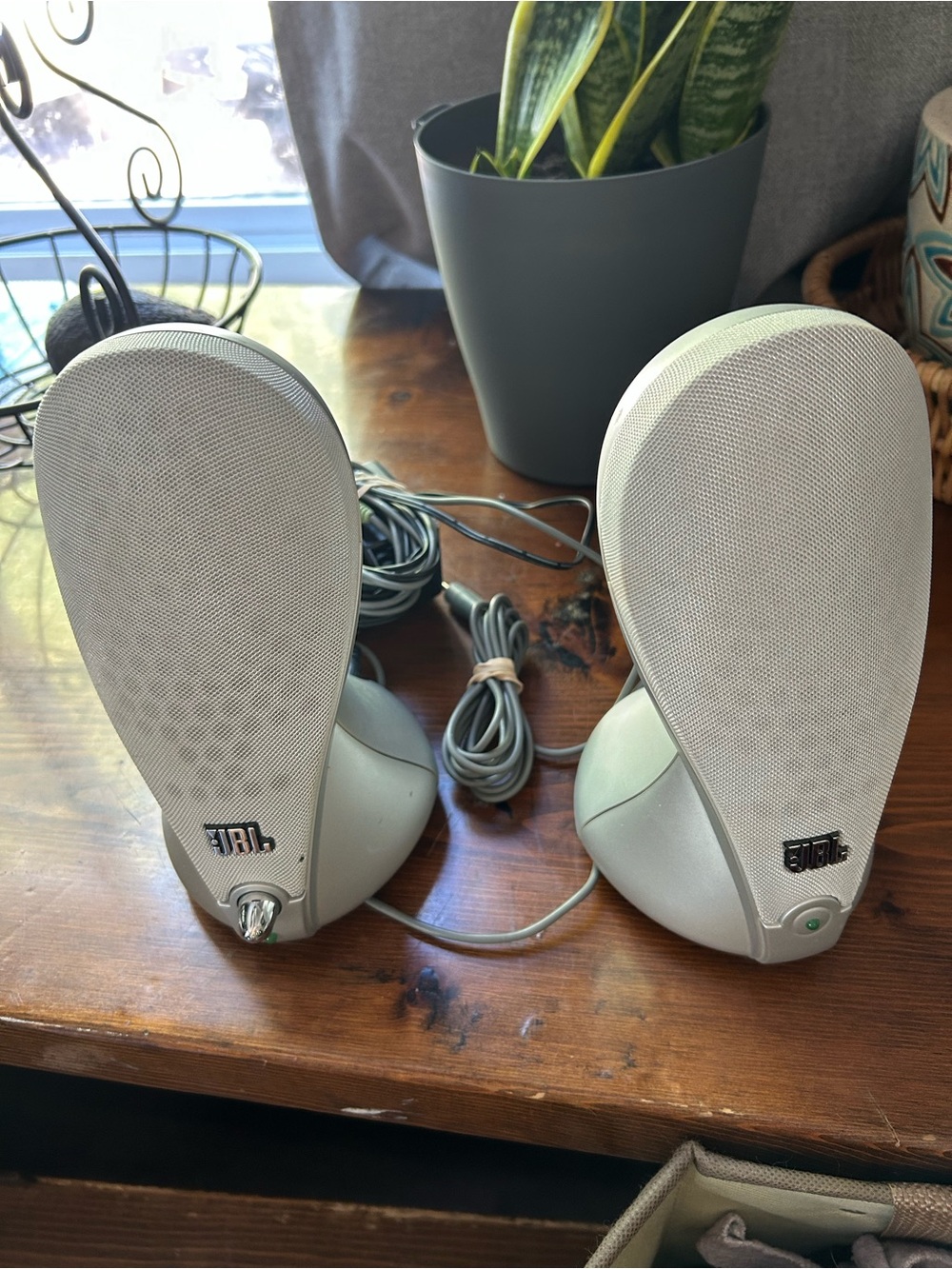 JBL Silver Desktop Speaker Pair with Cables